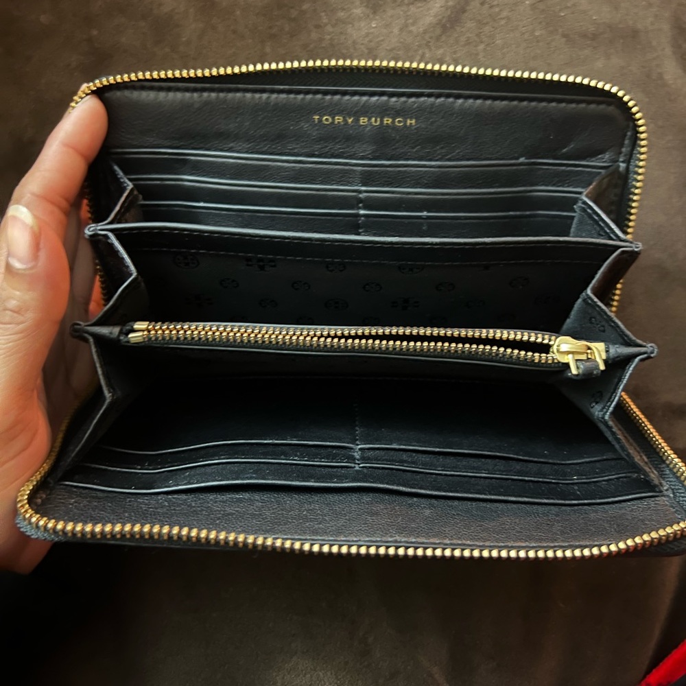 Tory Burch - Picture 2 of 3
